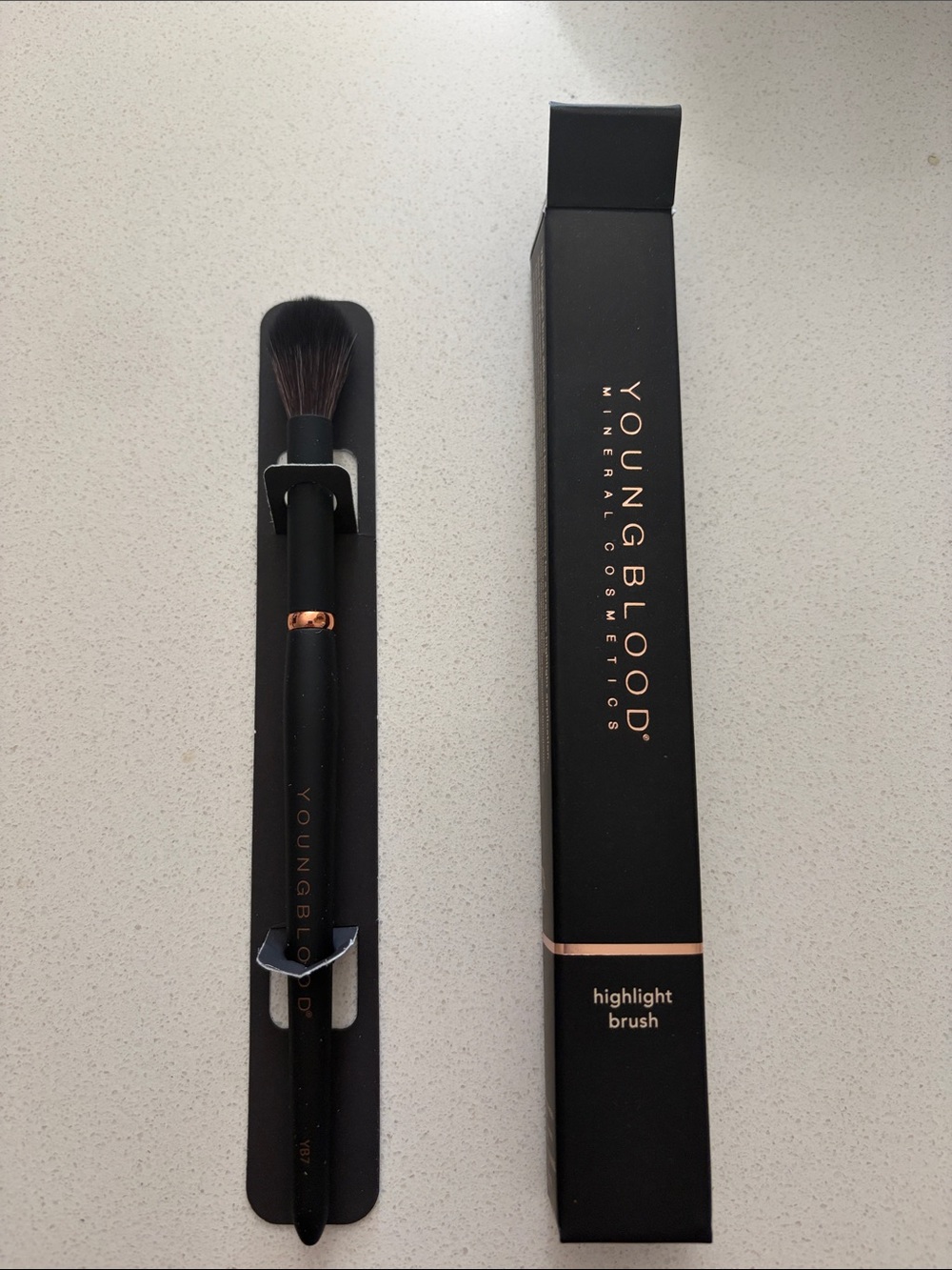 Black Highlighting Brush – Soft Synthetic Bristles